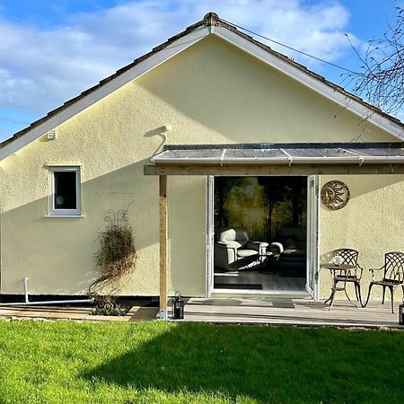 Sundial Cottage نيوتن أبوت المظهر الخارجي الصورة